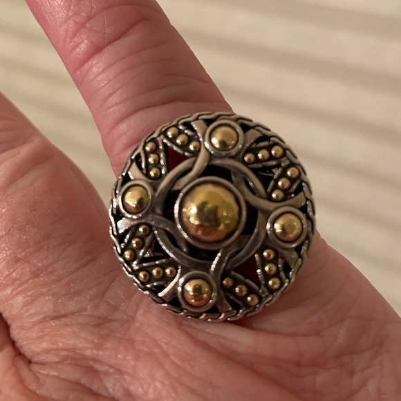 ♦️SALE♦️JOHN HARDY Bulan Coin Ring, 22kt Gold & Silver - Picture 5 of 11
